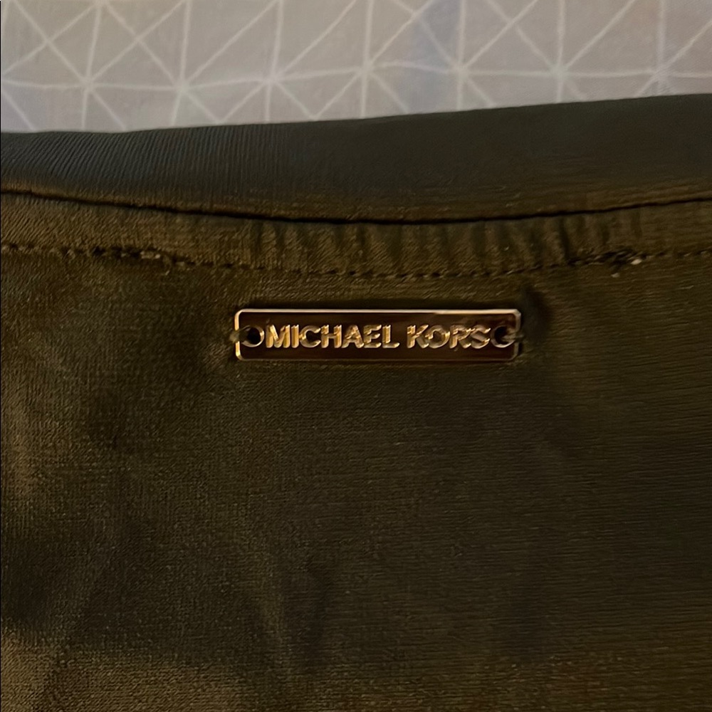 Green top - Picture 5 of 6